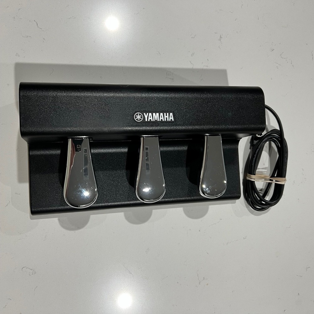 Yamaha FC35 Triple Pedal Unit for Digital Pianos Black Chrome FC-35
